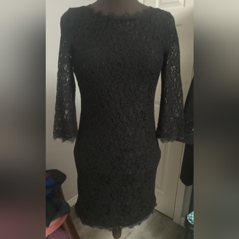 5/$20**Size 10 Babaton "Rafael" Lace Black Dress